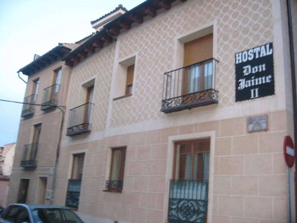 סגוביה Hostal Don Jaime II מראה חיצוני תמונה
